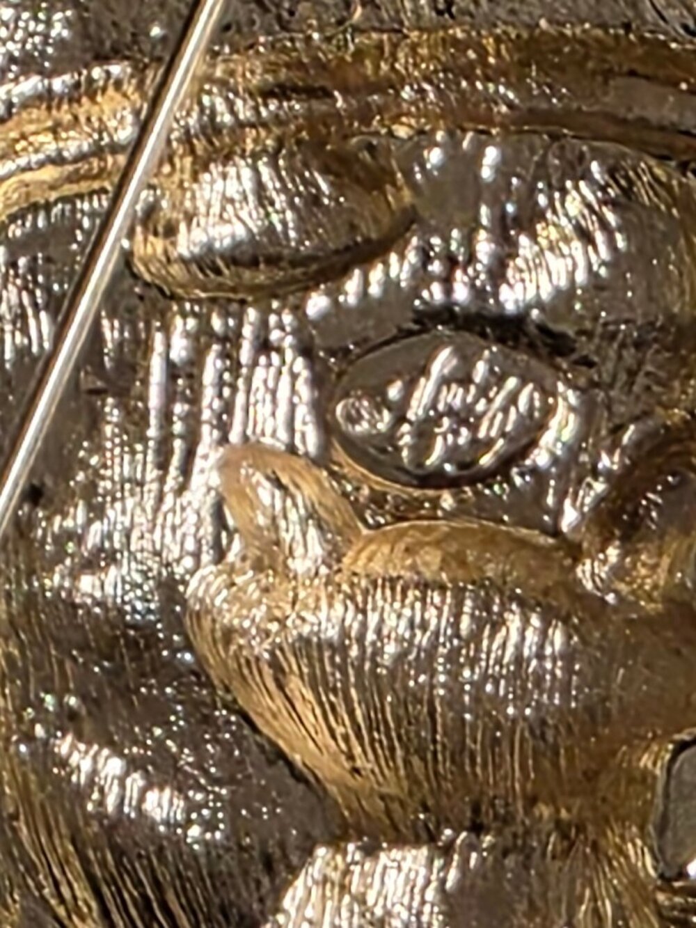 Kirks Folly 𝑵𝒊𝒄𝒌𝒚 𝒕𝒉𝒆 𝑯𝒂𝒍𝒍𝒐𝒘𝒆𝒆𝒏 𝑮𝒏𝒐𝒎𝒆 Pin Pendant Goldtone - Picture 4 of 9